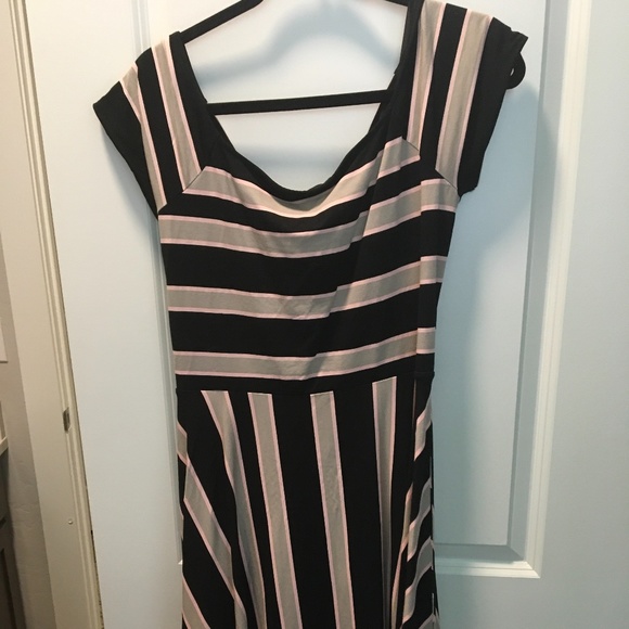Dresses & Skirts - Ann Taylor Loft Dress